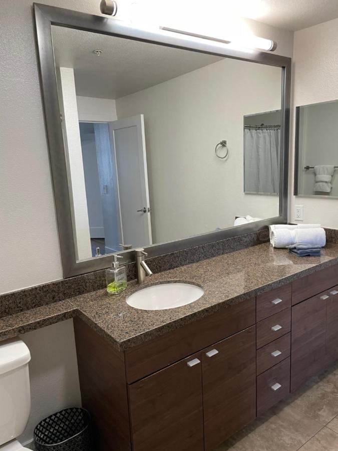 Villa Marina - Modern & Immaculate, Spacious, Gated Condo With Fireplace Pool, Gym, 2 Master Bedrooms 로스앤젤레스 외부 사진
